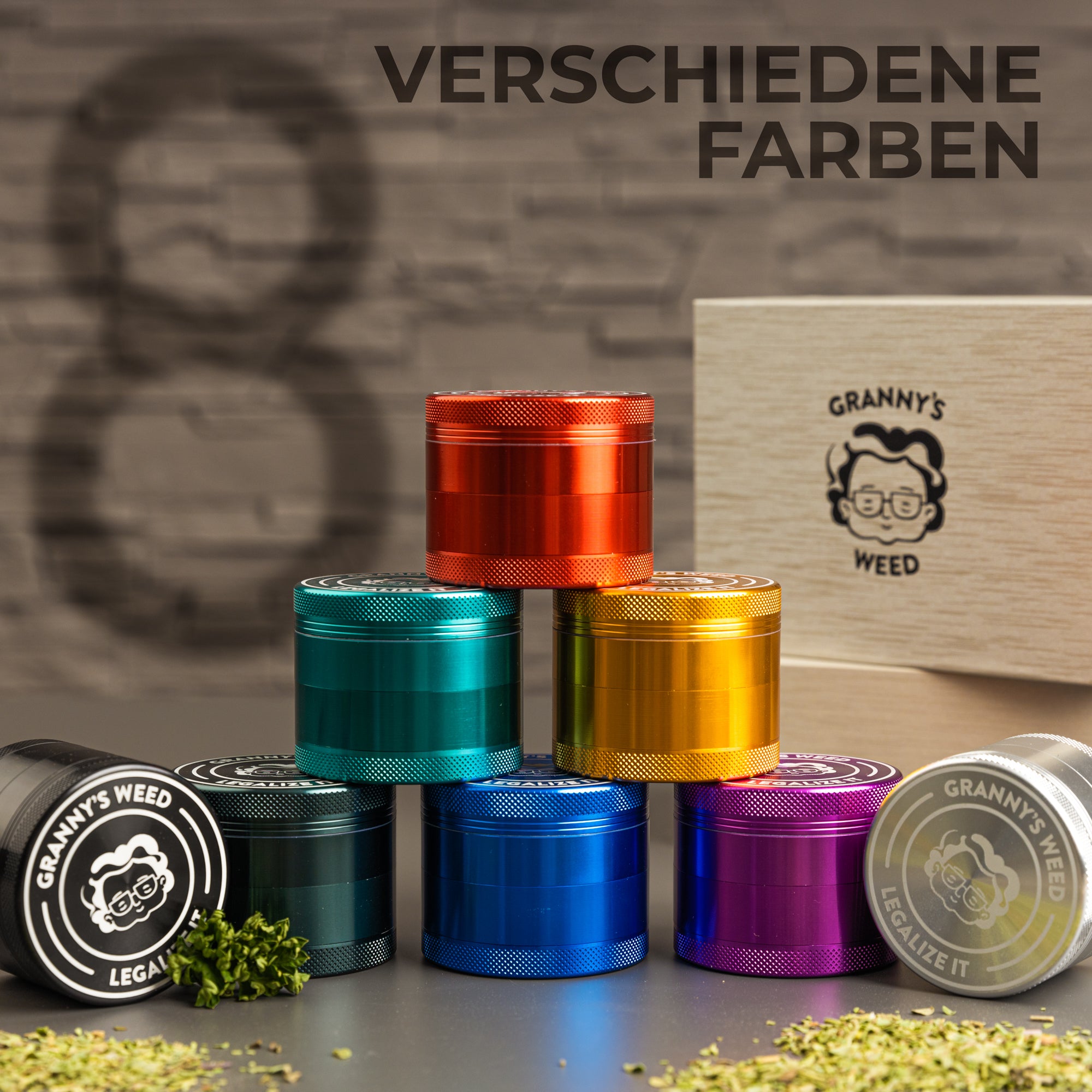 Granny‘s ® Premium Aluminium Grinder | messerscharfes Mahlwerk | ∅ 6,3 cm | 4-teilig | inkl. Pollenschieber | Kräutermühle in Grün | Geschenkset Grinder - Grannys Weed